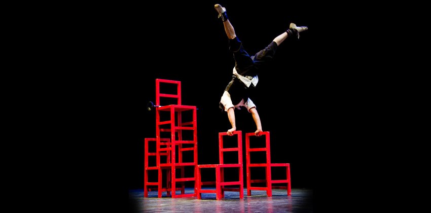 MINIMO - Cía: Varuma Teatro - Domingo 2 Diciembre (12:00 horas)