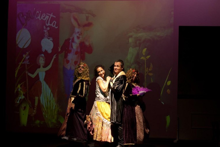  ULTIMAS LOCALIDADES VENTA EXCLUSIVA TAQUILLA. CENICIENTA - Domingo 5 Marzo (12:00 y 18:00 h.) Público Familiar. Infantil 5€ - Adulto 6€. 