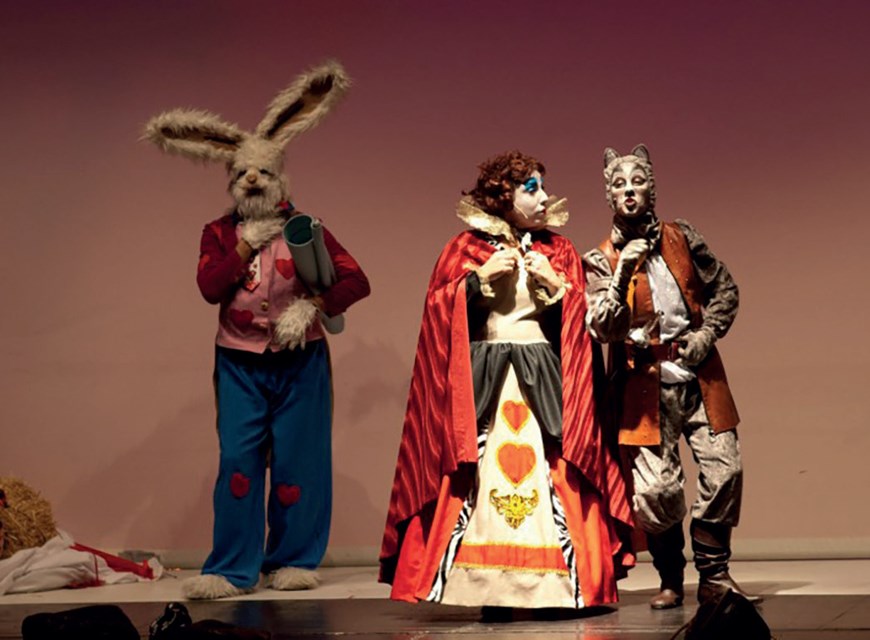 El gato con botas. (Domingo 29 Octubre 12:00 y 18:00 h.) Público Familiar. ULTIMAS LOCALIDADES VENTA EXCLUSIVA TAQUILLA.